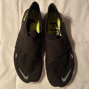 Womens Nike Flyknit 3.0 size 9.5 -EUC